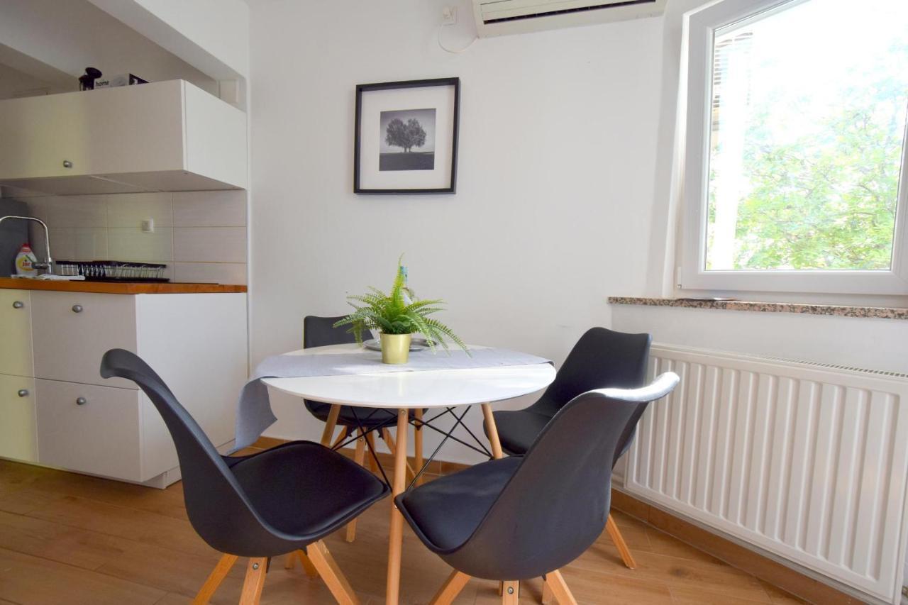 Apartments Julia Čižići Extérieur photo