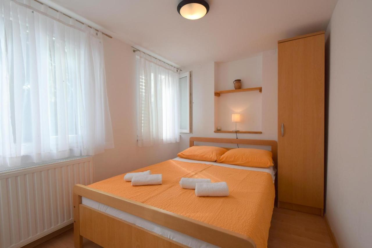 Apartments Julia Čižići Extérieur photo