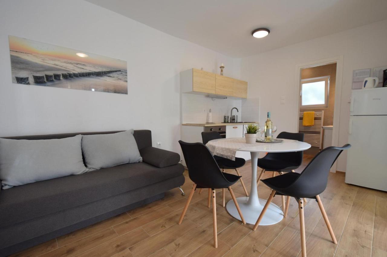 Apartments Julia Čižići Extérieur photo