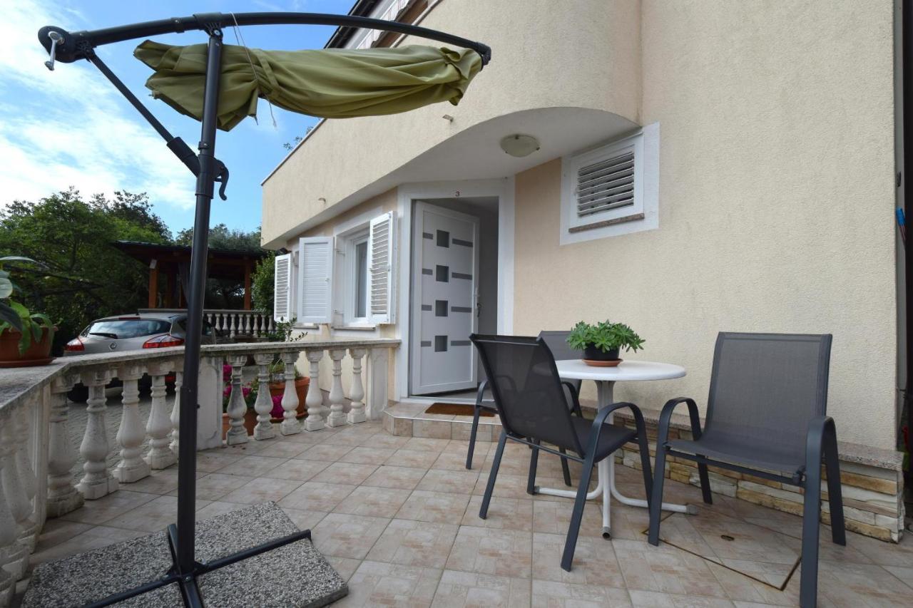 Apartments Julia Čižići Extérieur photo