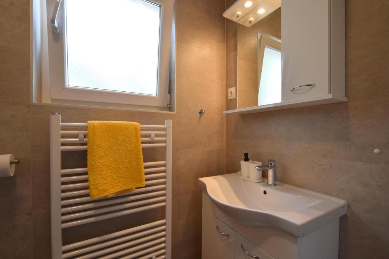 Apartments Julia Čižići Extérieur photo